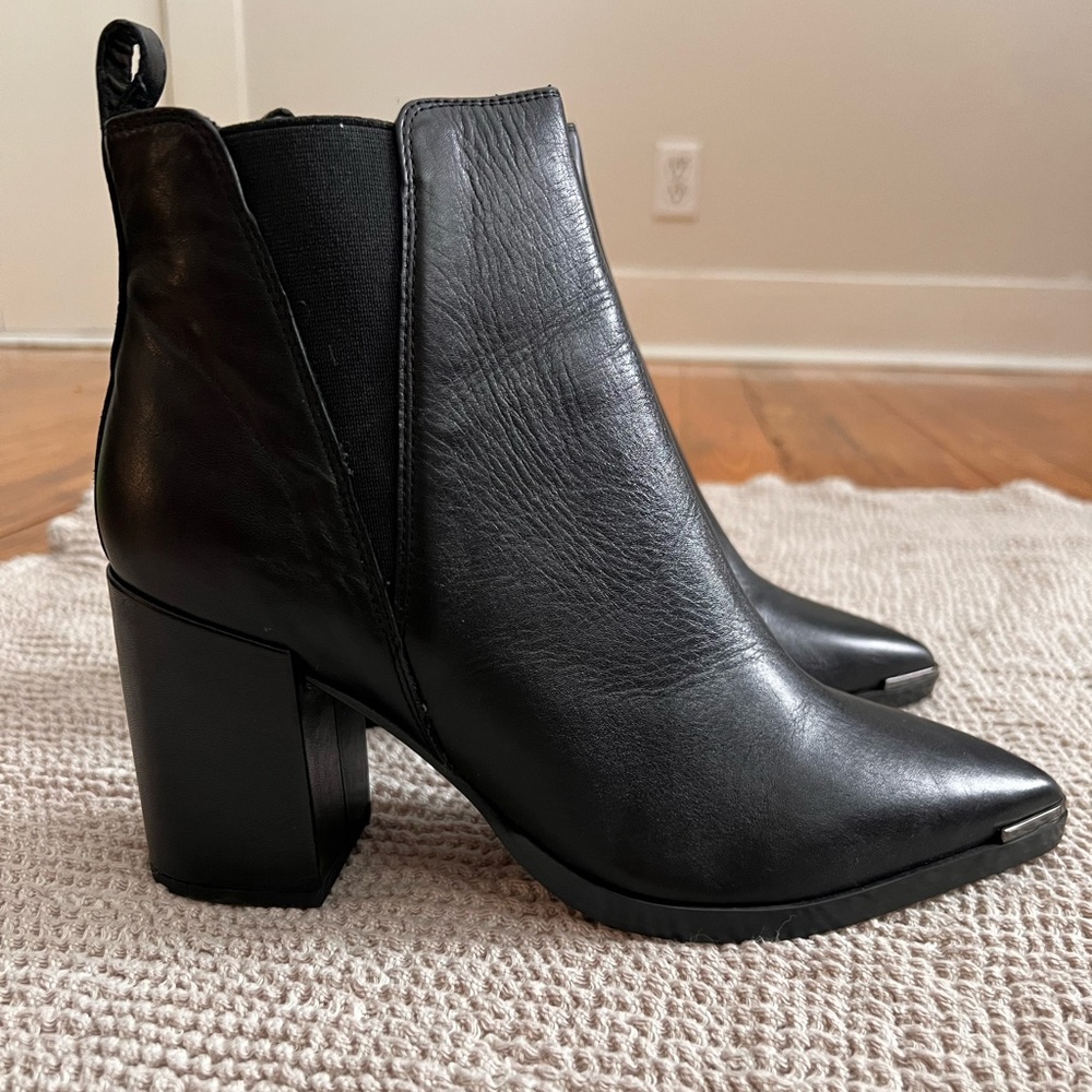 Tony Bianco leather Chelsea boots